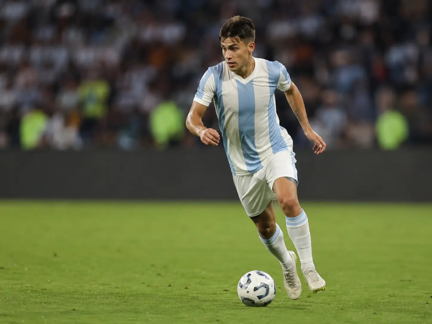 Optical Zoom vs Digital Zoom: Which Is Better for Capturing Soccer Matches?