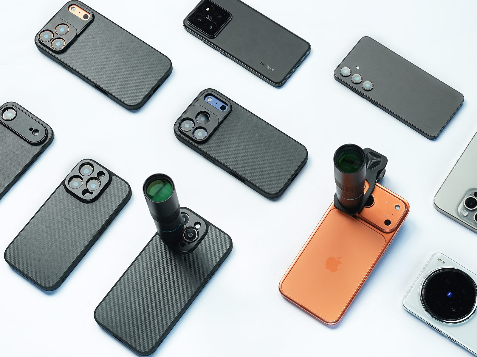 TeleMacro Pro 10X comes with a universal phone clip and case, making it Apexel's most compatible phone lens.